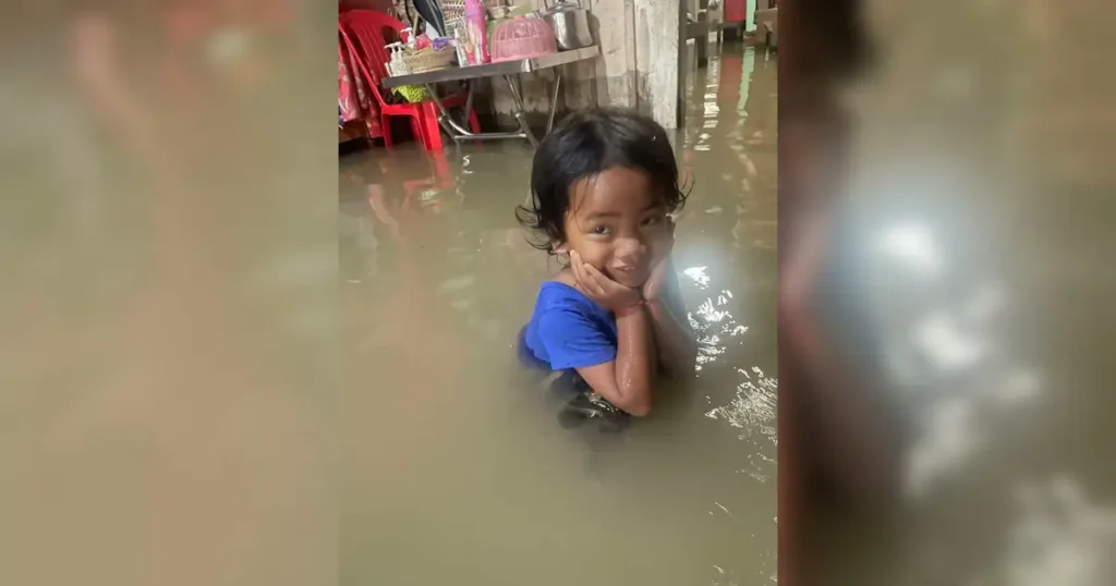 Phnom Penh flood relief family support