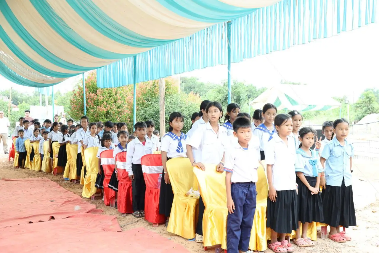Phase1_Groundbreaking_Ceremony_students